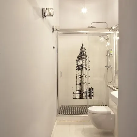 Rent Like - Aleja Jana Pawla Ii 20 * Warsaw