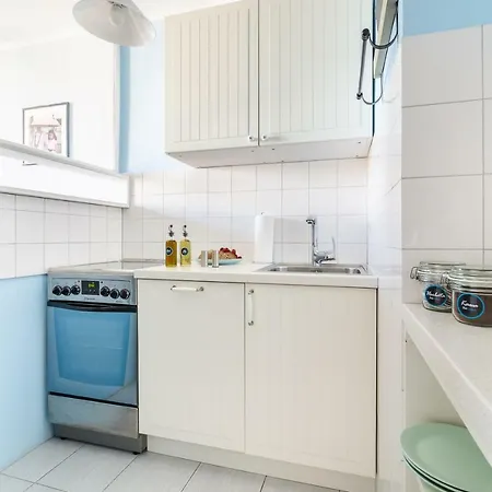 Rent Like - Aleja Jana Pawla Ii 20 Warsaw