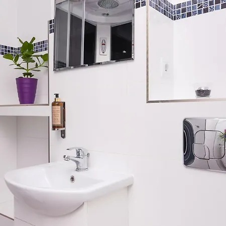 Rent Like - Aleja Jana Pawla Ii 20 * Warsaw